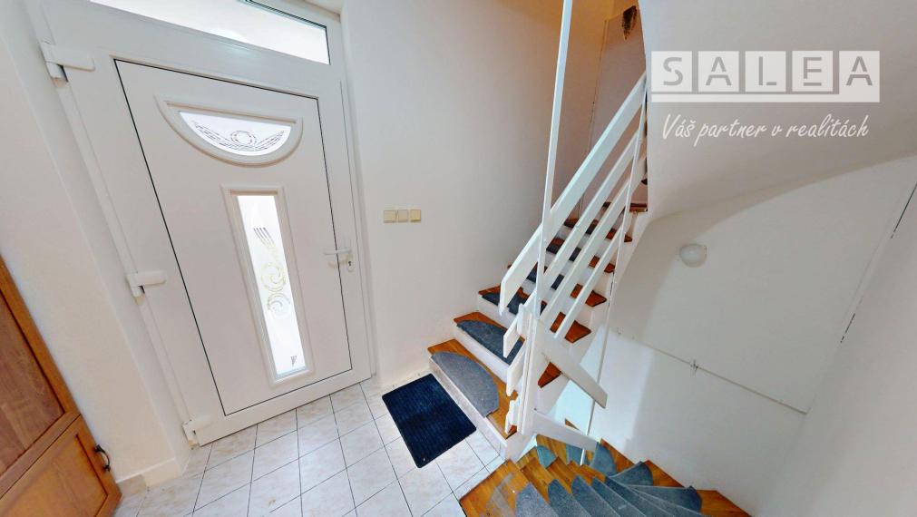 (REZERVOVANÉ) TEHLOVÝ DOM, POZEMOK 784m2, ŽILINA - ROSINKY