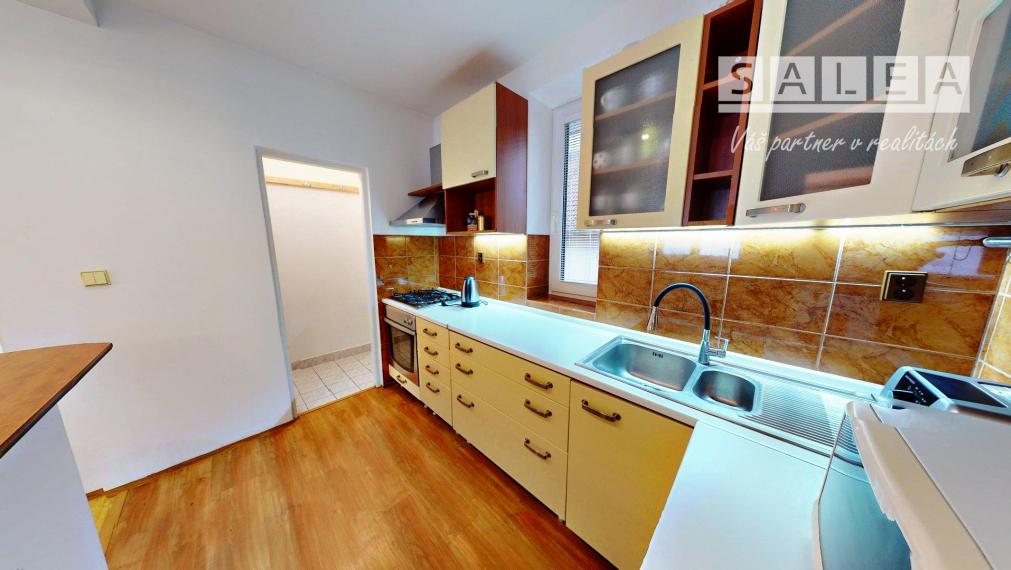 (REZERVOVANÉ) TEHLOVÝ DOM, POZEMOK 784m2, ŽILINA - ROSINKY