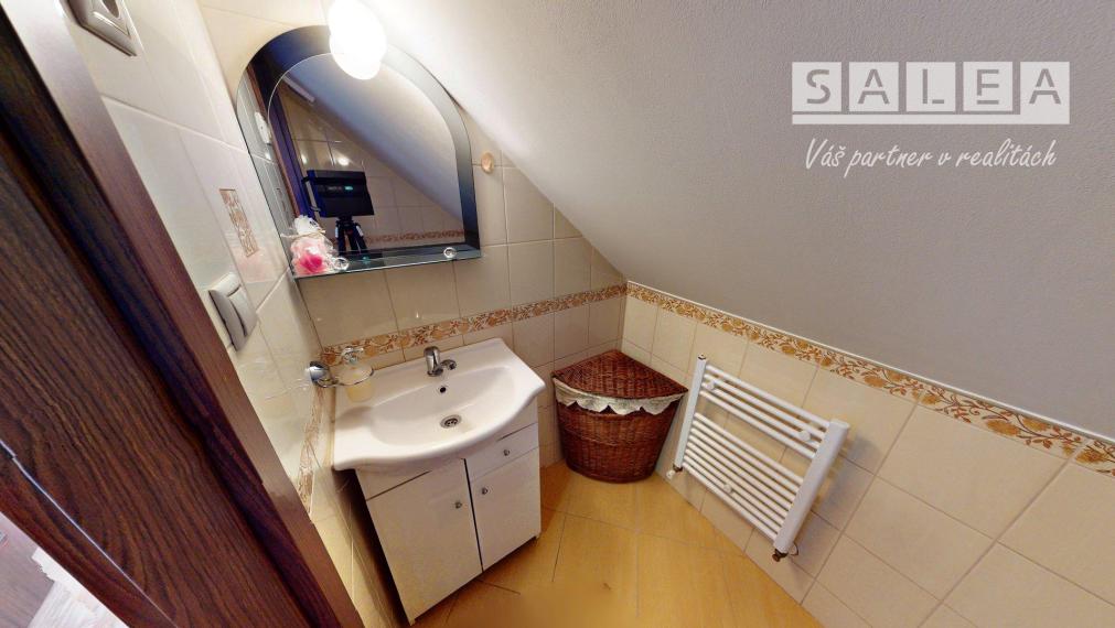 (REZERVOVANÉ) TEHLOVÝ DOM, POZEMOK 784m2, ŽILINA - ROSINKY