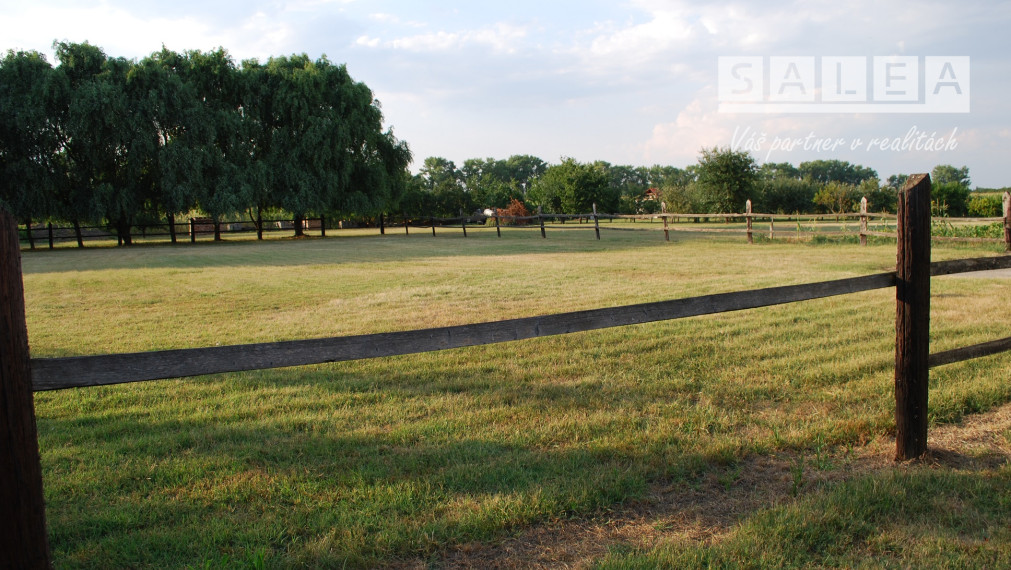 Vila Ranč - Krásna príroda, jazero, chov koní, apartmány, bazén, bowling, spoločenské akcie, kopec prírody, športu a relaxu