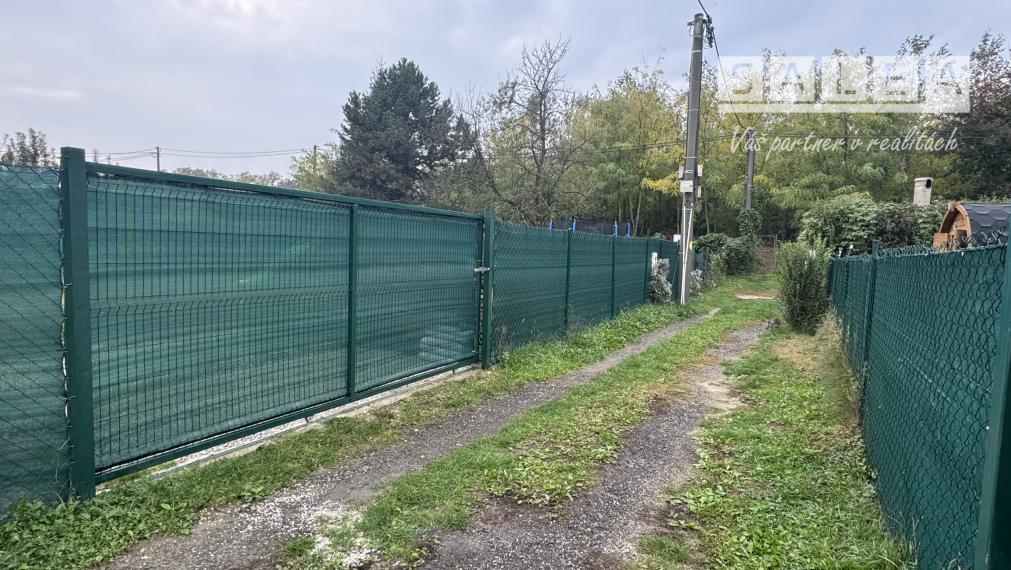 Dvojzáhrada v Kráľovej nad Váhom pri Váhu o výmere 523 m2 EXKLUZÍVNE