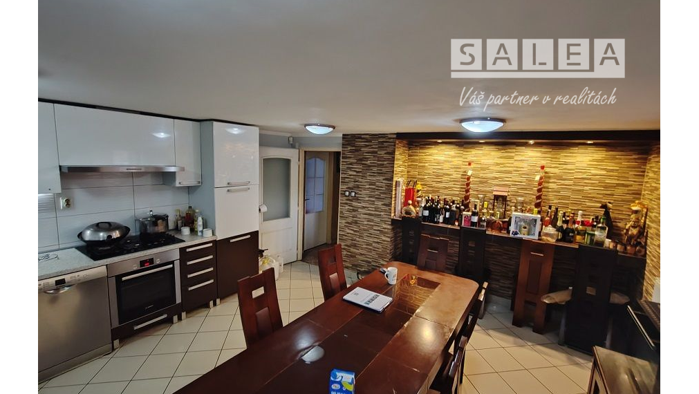 ZNÍŽENÁ CENA... EXKLUZÍVNE! VILA-DOM V PREŠOVE VÝBORNÁ LOKALITA, na pozemku o výmere 1013 m2.