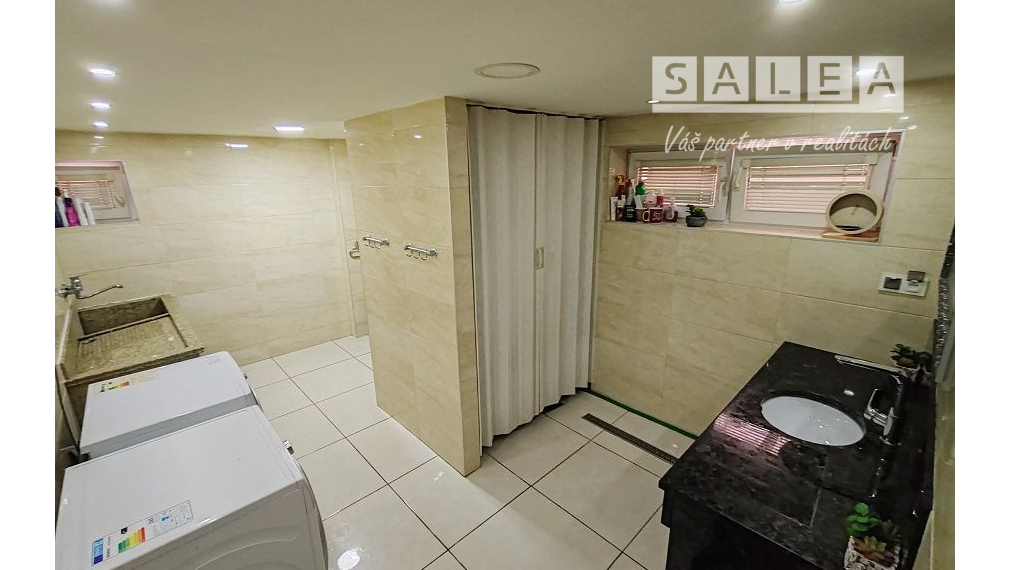 ZNÍŽENÁ CENA... EXKLUZÍVNE! VILA-DOM V PREŠOVE VÝBORNÁ LOKALITA, na pozemku o výmere 1013 m2.