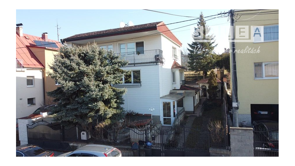 ZNÍŽENÁ CENA... EXKLUZÍVNE! VILA-DOM V PREŠOVE VÝBORNÁ LOKALITA, na pozemku o výmere 1013 m2.