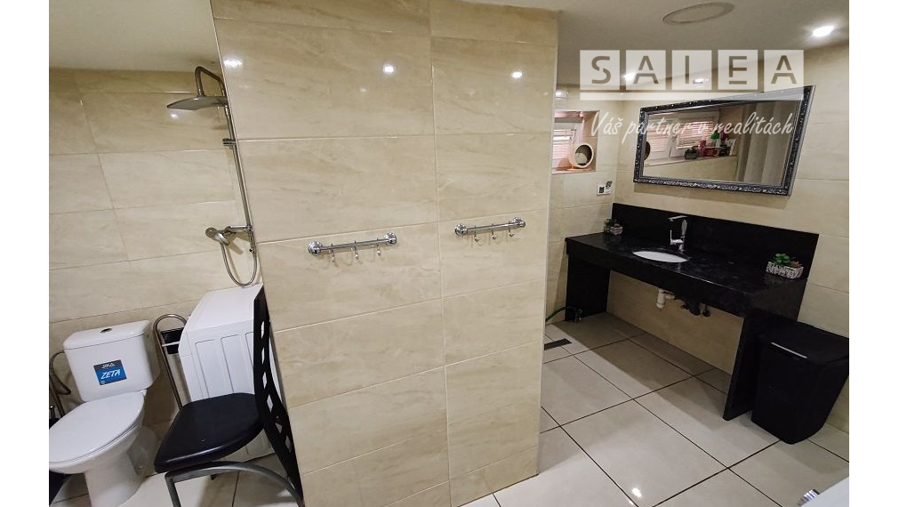 ZNÍŽENÁ CENA... EXKLUZÍVNE! VILA-DOM V PREŠOVE VÝBORNÁ LOKALITA, na pozemku o výmere 1013 m2.