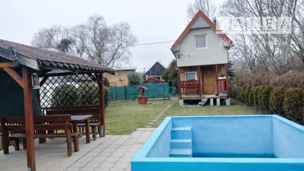 Exkluzivne na predaj Chata s Bazénom v Kráľovej nad Váhom