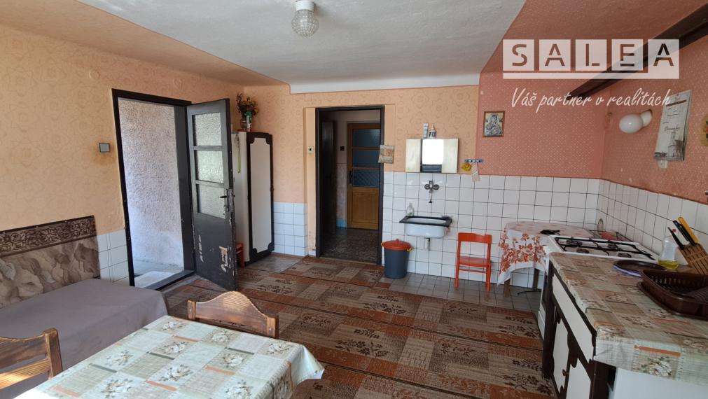 Rodinný dom v obci Lovča aj s garážou a záhradou