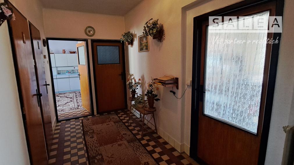 Rodinný dom v obci Lovča aj s garážou a záhradou