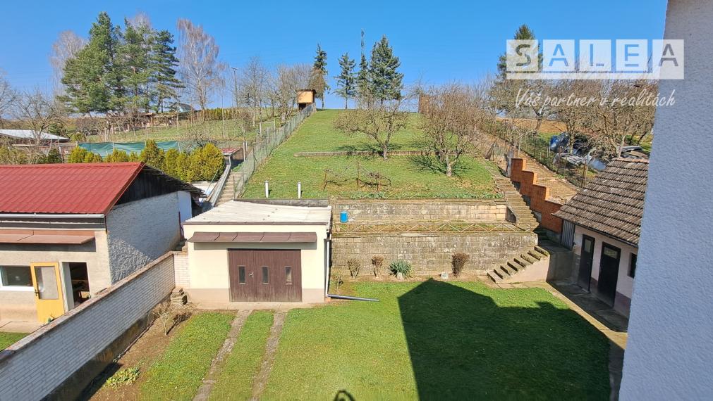 Rodinný dom v obci Lovča aj s garážou a záhradou