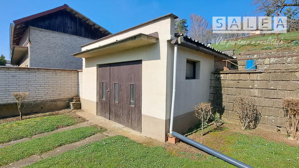 Rodinný dom v obci Lovča aj s garážou a záhradou