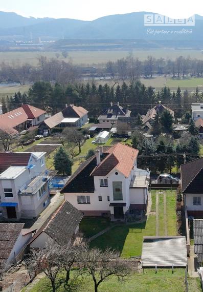 Rodinný dom v obci Lovča aj s garážou a záhradou