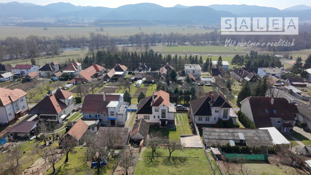 Rodinný dom v obci Lovča aj s garážou a záhradou