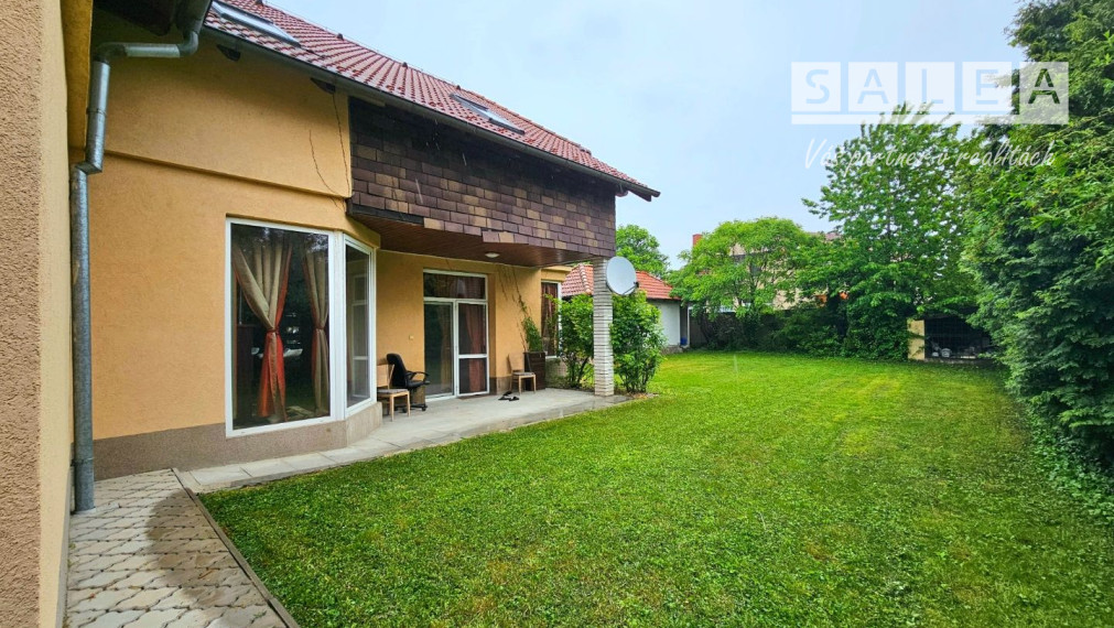 Vila dom 452m2 na pozemku 713m2,centre mesta Dunajská streda