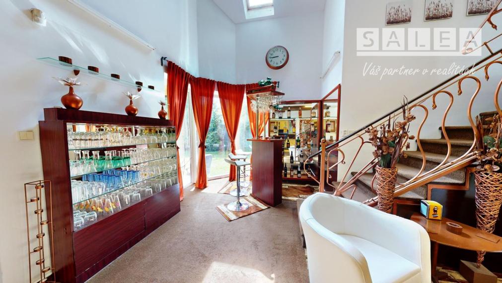 Vila dom 452m2 na pozemku 713m2,centre mesta Dunajská streda