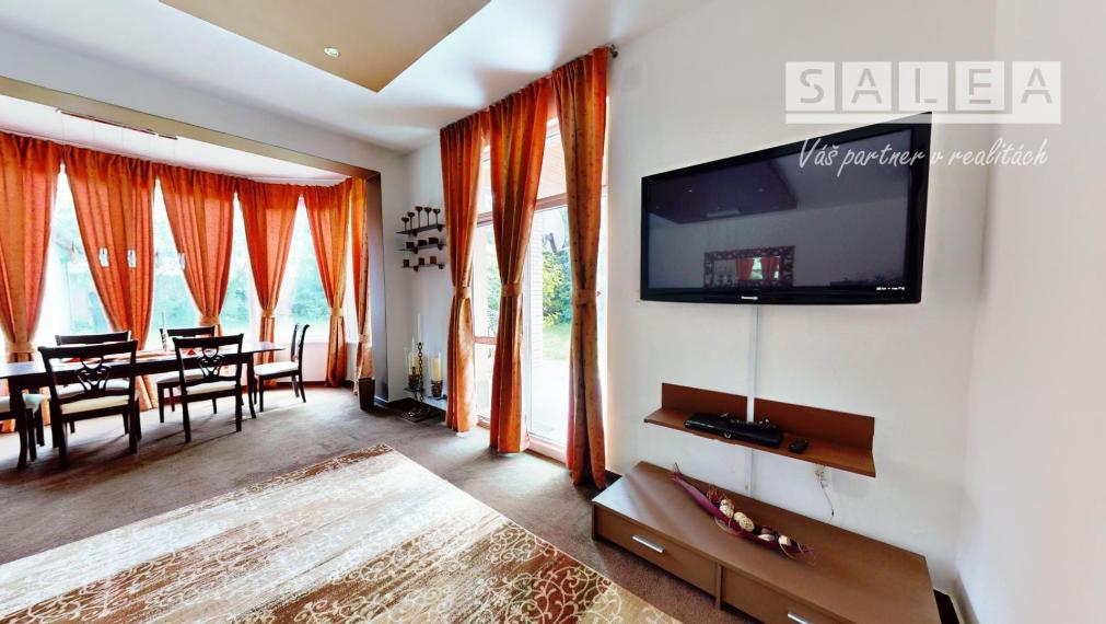 Vila dom 452m2 na pozemku 713m2,centre mesta Dunajská streda