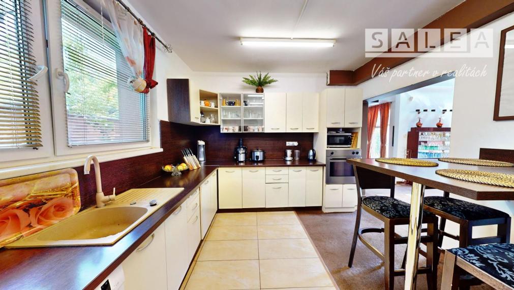 Vila dom 452m2 na pozemku 713m2,centre mesta Dunajská streda