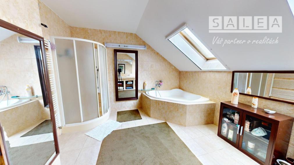 Vila dom 452m2 na pozemku 713m2,centre mesta Dunajská streda