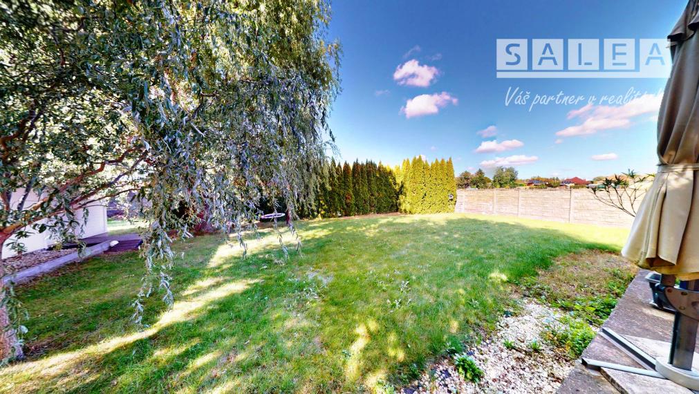 Zánovný 4i-rodinný dom a garáž na pozemku 1087m2 Tomášikovo