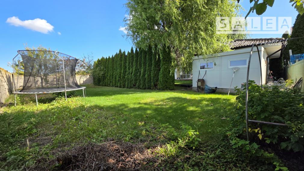 Zánovný 4i-rodinný dom a garáž na pozemku 1087m2 Tomášikovo