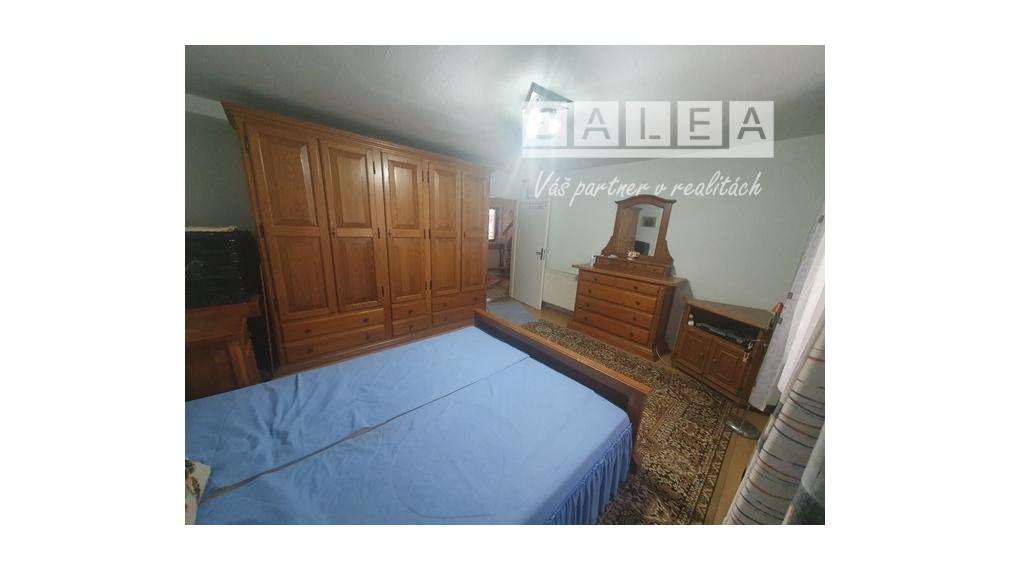 Rodinný dom 5iz.1438m2, terasa, park, záhrada Dubové pri TT