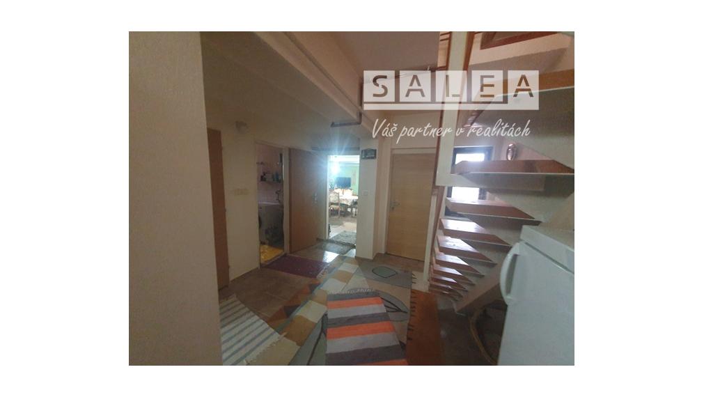 Rodinný dom 5iz.1438m2, terasa, park, záhrada Dubové pri TT