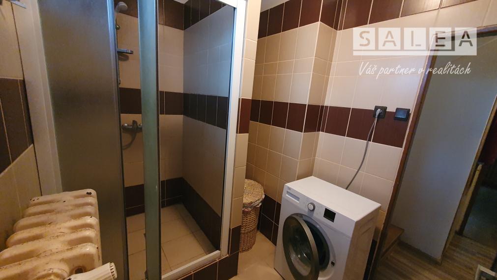 Zaujímavé Rodinný dom 5-iz.+garáž+1x park. Komenského PN