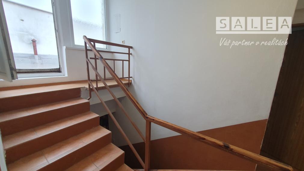 Zaujímavé Rodinný dom 5-iz.+garáž+1x park. Komenského PN