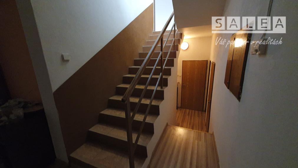 Zaujímavé Rodinný dom 5-iz.+garáž+1x park. Komenského PN