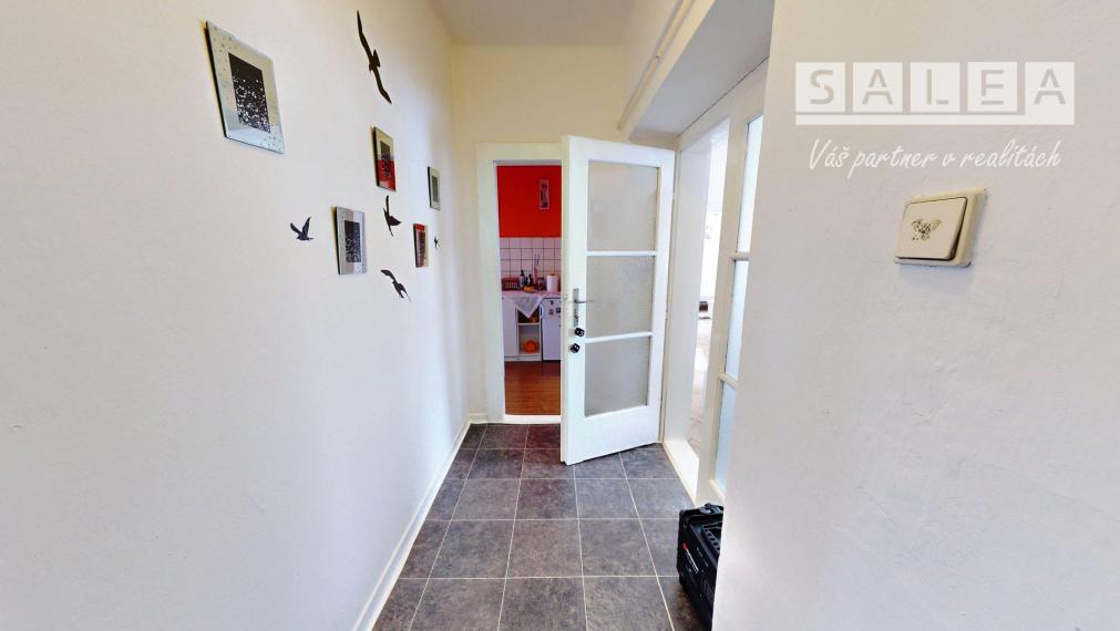 NADŠTANDARDNÝ 3-IZBOVÝ TEHLOVÝ BYT (81 m²) S VLASTNOU KOTOLŇOU v Krompachoch