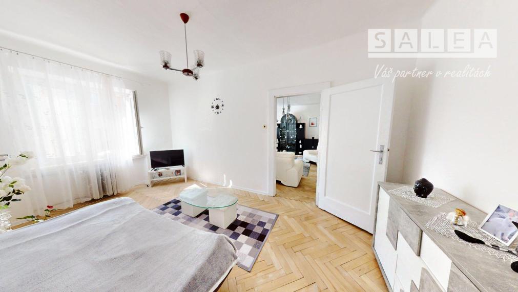 NADŠTANDARDNÝ 3-IZBOVÝ TEHLOVÝ BYT (81 m²) S VLASTNOU KOTOLŇOU v Krompachoch