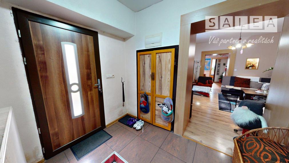 DOM V CENE BYTU A SO ZARIADENÍM! 4-izbový dom po rekonštrukcii v CENTRE Jasova