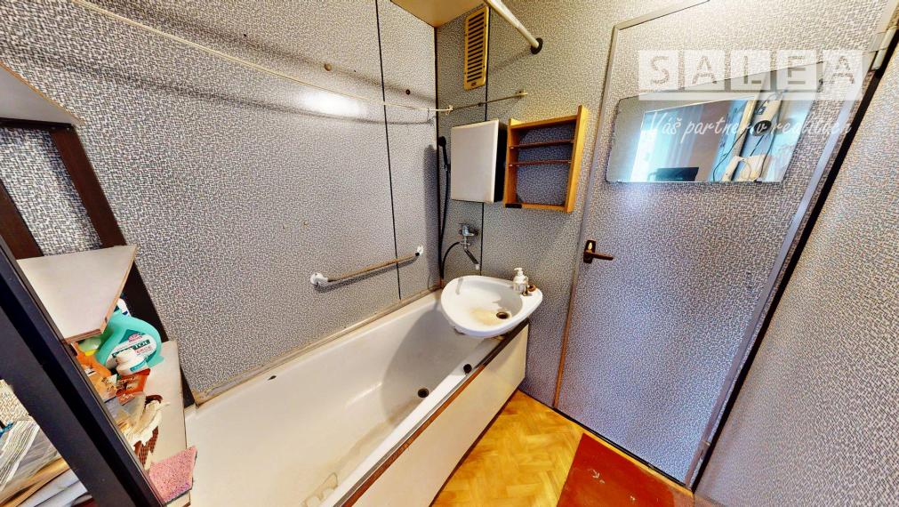 V pôvodnom stave 4,5izbový byt v Žarnovici o výmere 78,5m2