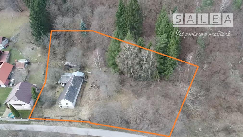 Rodinný dom  v obci Ostrý Grúň s pozemkom a záhradou 4462m2