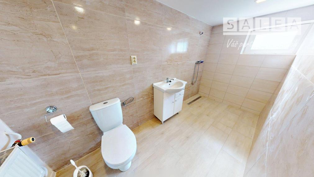 Exkluzívne na predaj dom v Seliciach