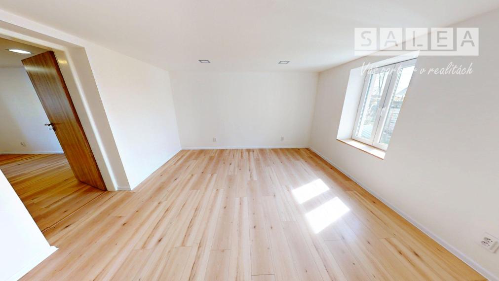 Exkluzívne na predaj dom v Seliciach