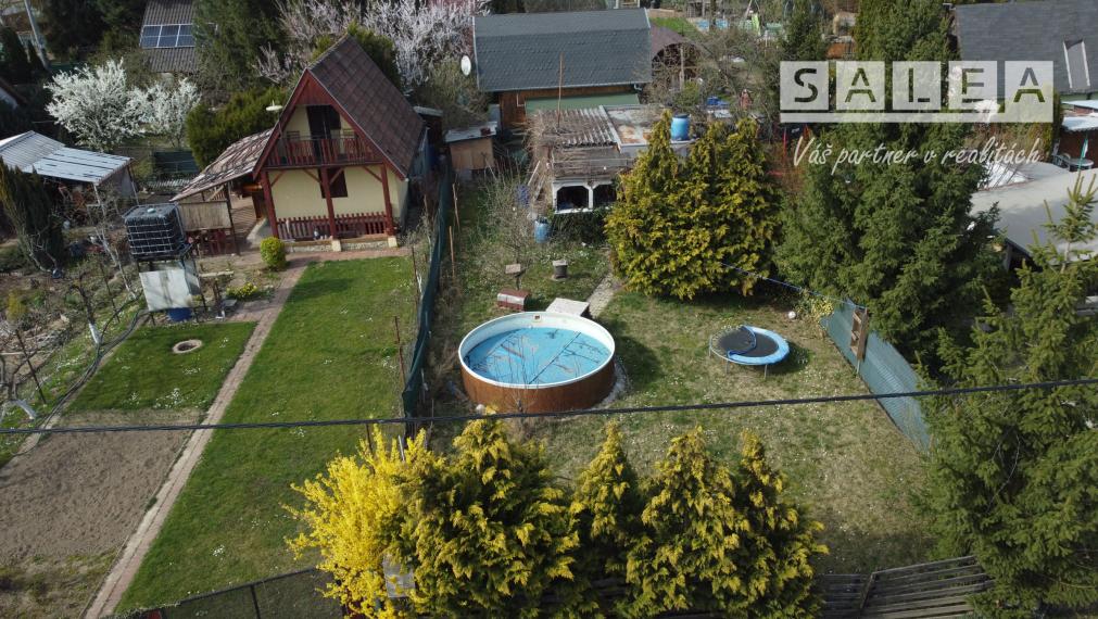 Záhrada 250 m2 v OV Kráľova nad Váhom s bazénom na predaj