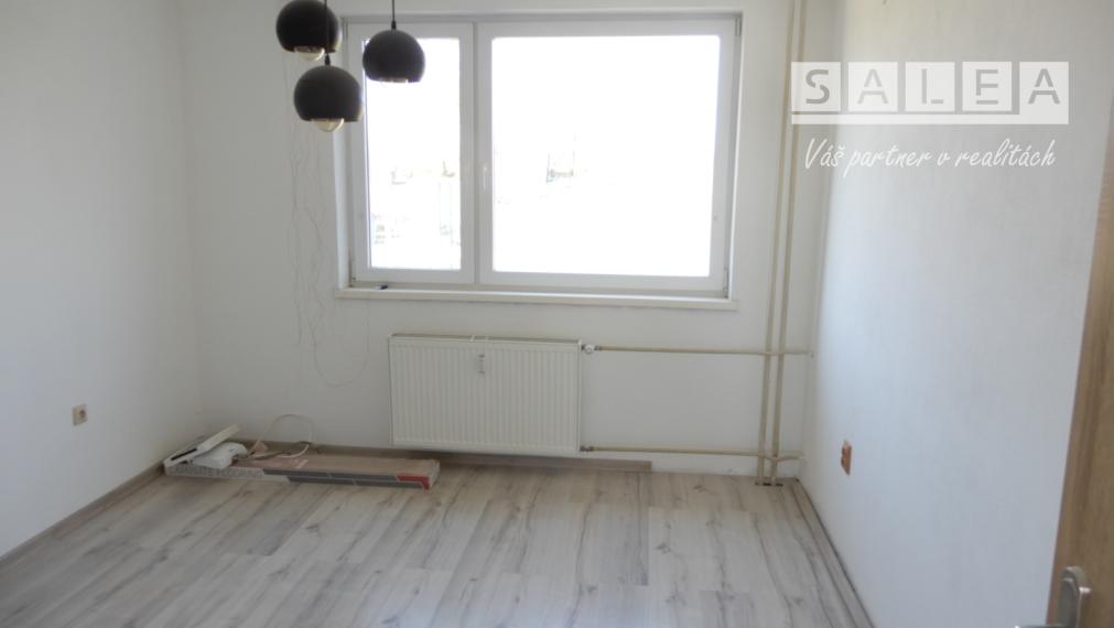 Slnečný 3 izbový byt, 86 m2, balkón, Demandice, okr.  Levice