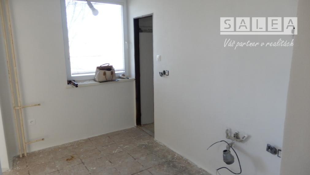 Slnečný 3 izbový byt, 86 m2, balkón, Demandice, okr.  Levice