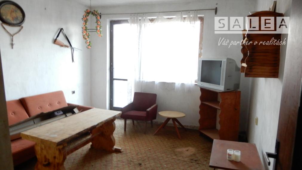 Slnečné dva domy na jednom pozemku,  130 m2, garáž, Kozárovce, okr. Levice