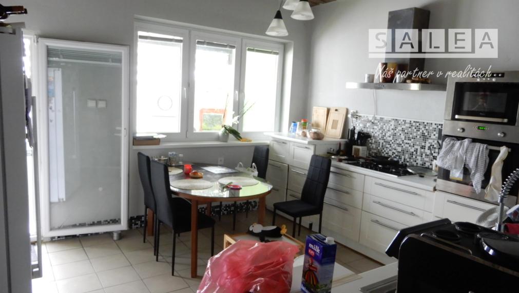 Rodinný dom,140 m2,garáž,letná kuchyňa,Hronovce, okr. Levice