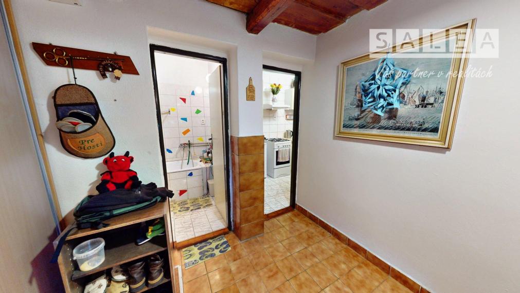 CHATA UPROSTRED LESA, POZEMOK 1782m2, ČADCA - BREHY