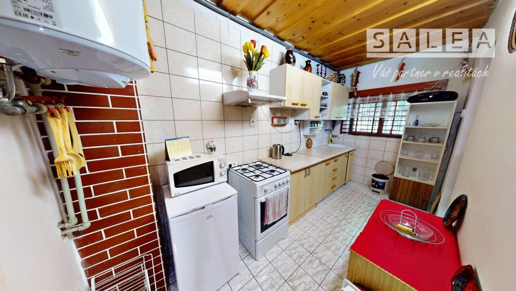 CHATA UPROSTRED LESA, POZEMOK 1782m2, ČADCA - BREHY