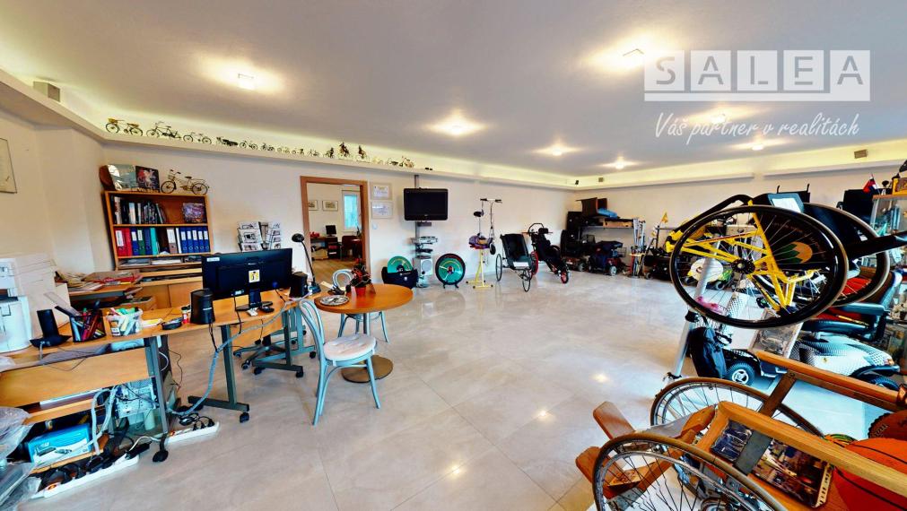 OBCHODNÝ PRIESTOR S KANCELÁRIOU, 98,60 m², ŽILINA – ŠAŠVÁRKA