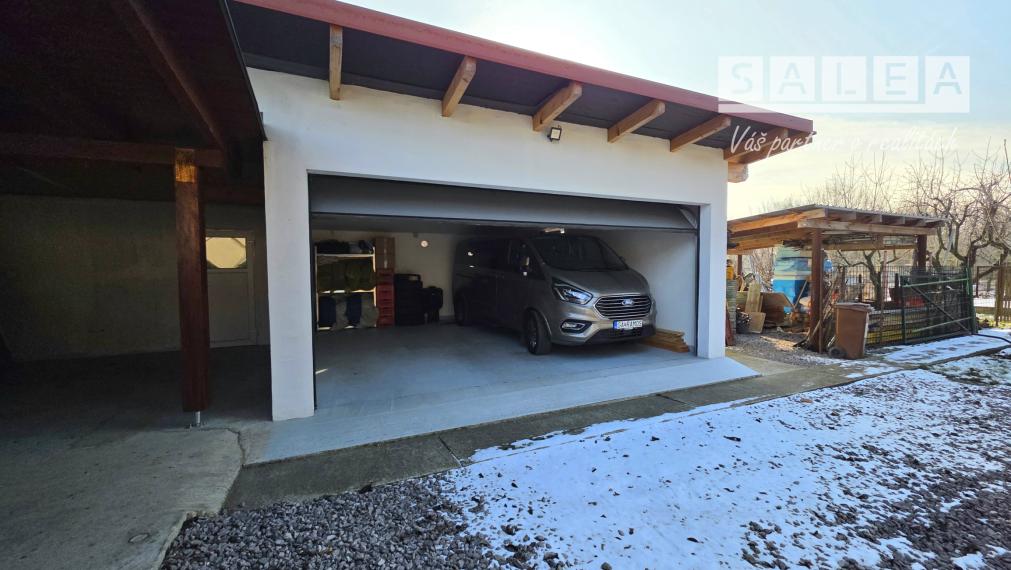 Zariadený, wellness, 8i- 470m2, pozemok 1840m2, Horné Saliby