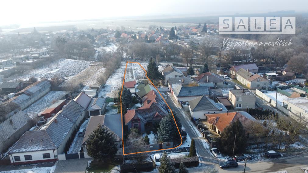 Zariadený, wellness, 8i- 470m2, pozemok 1840m2, Horné Saliby