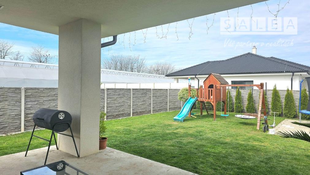 5-izbový Bungalov 226m2 na pozemku 886m2. Kajal