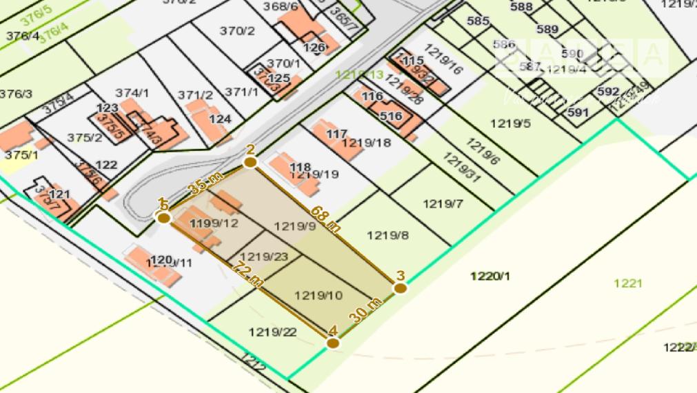 Stavebný pozemok 2213m2 s domom. Tomášikovo