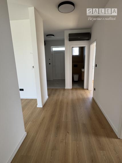 Dom pri jazere - 4 izbová novostavba Trstice