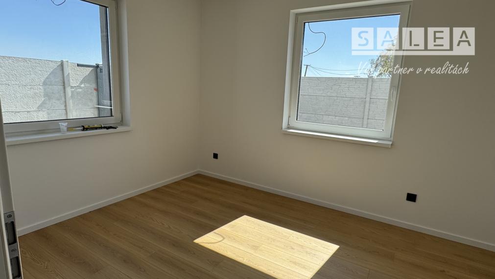 Dom pri jazere - 4 izbová novostavba Trstice