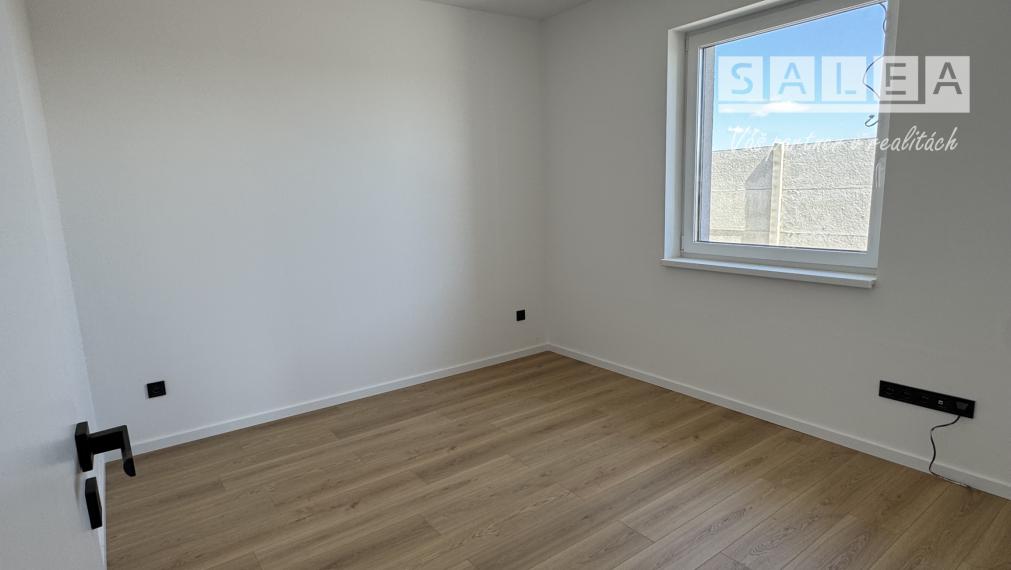 Dom pri jazere - 4 izbová novostavba Trstice